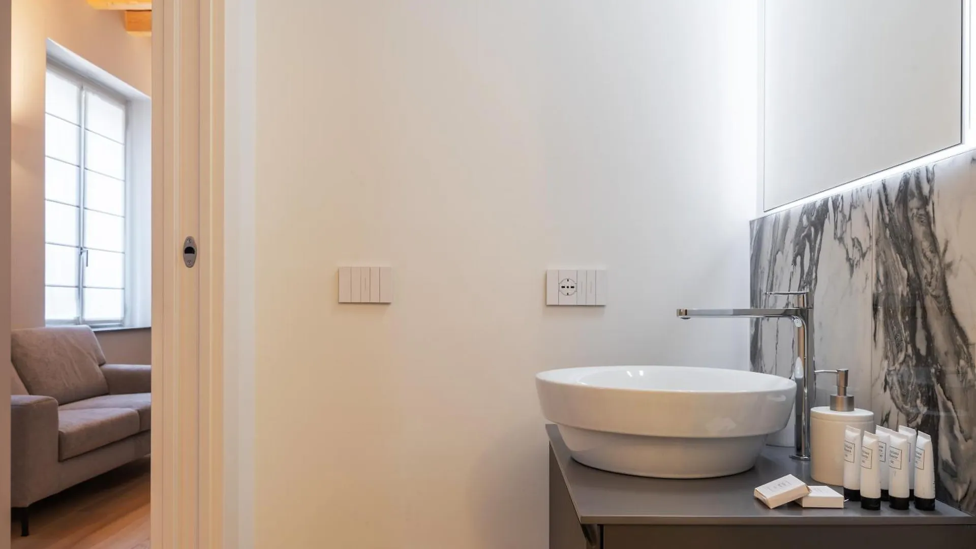 Easyhomes - Bandello Milan