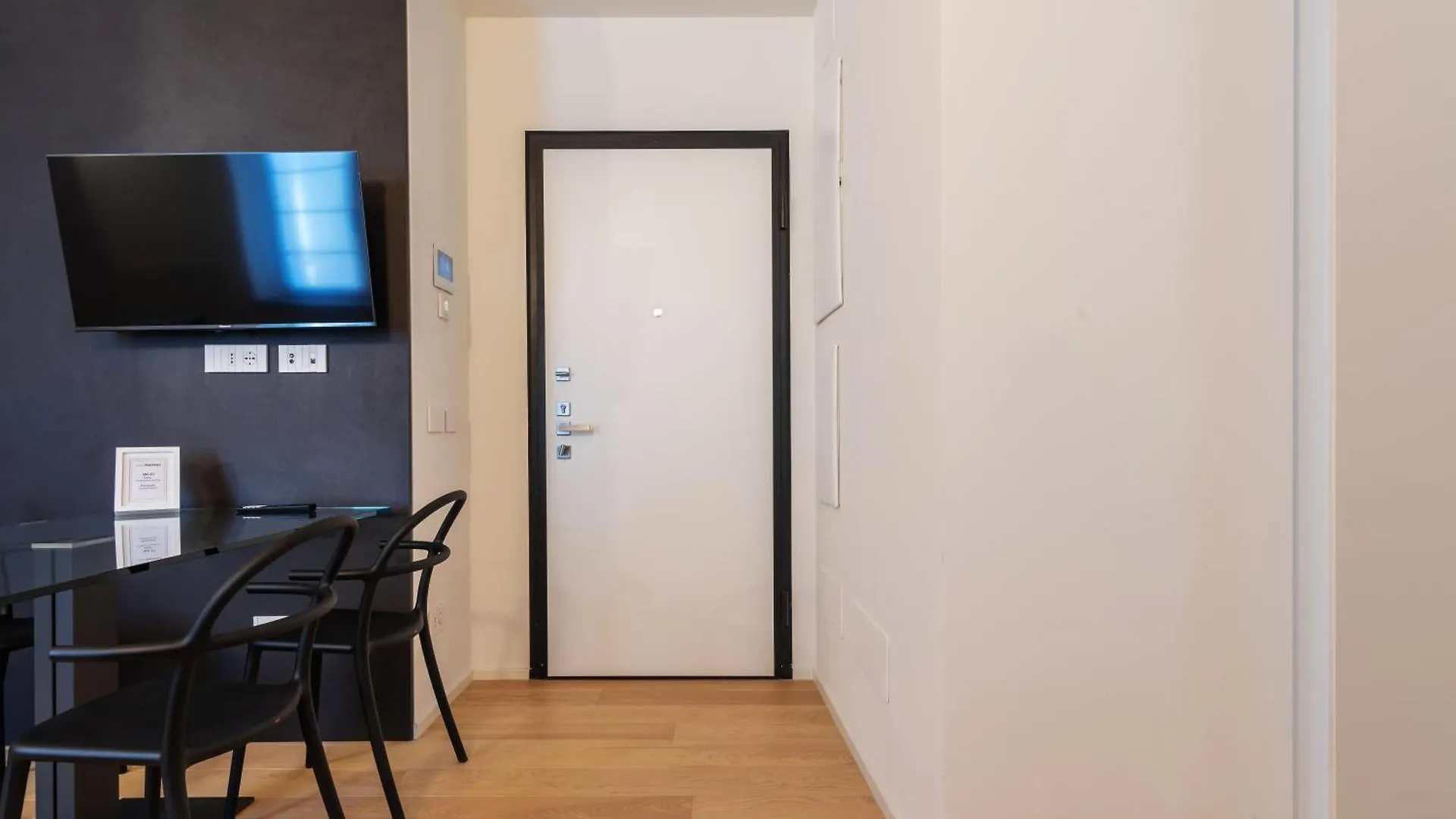 Apartment Easyhomes - Bandello Milan Italy