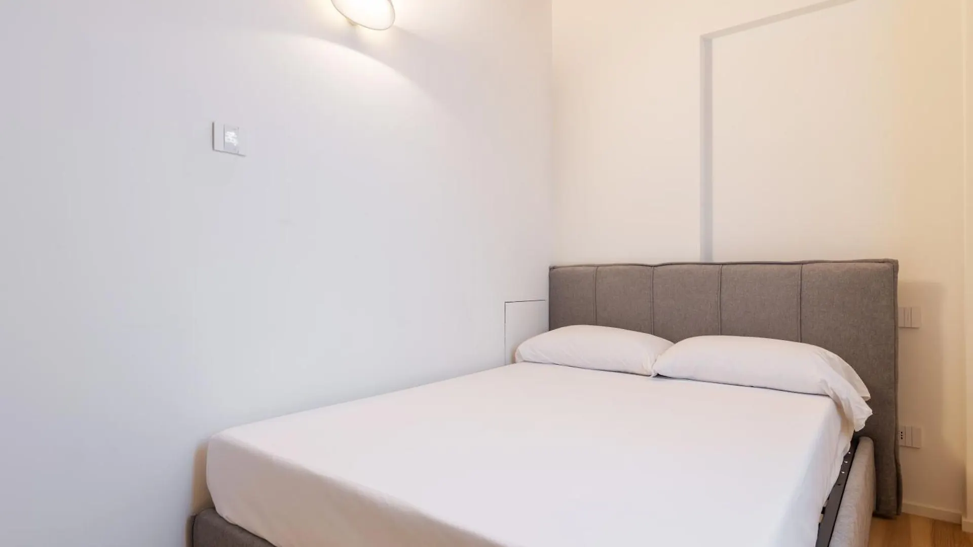 Apartment Easyhomes - Bandello Milan